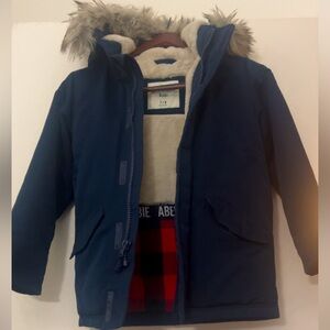 Boys Abercrombie Kids Navy Jacket with Red Plaid Lining. Hooded fur. Size 8